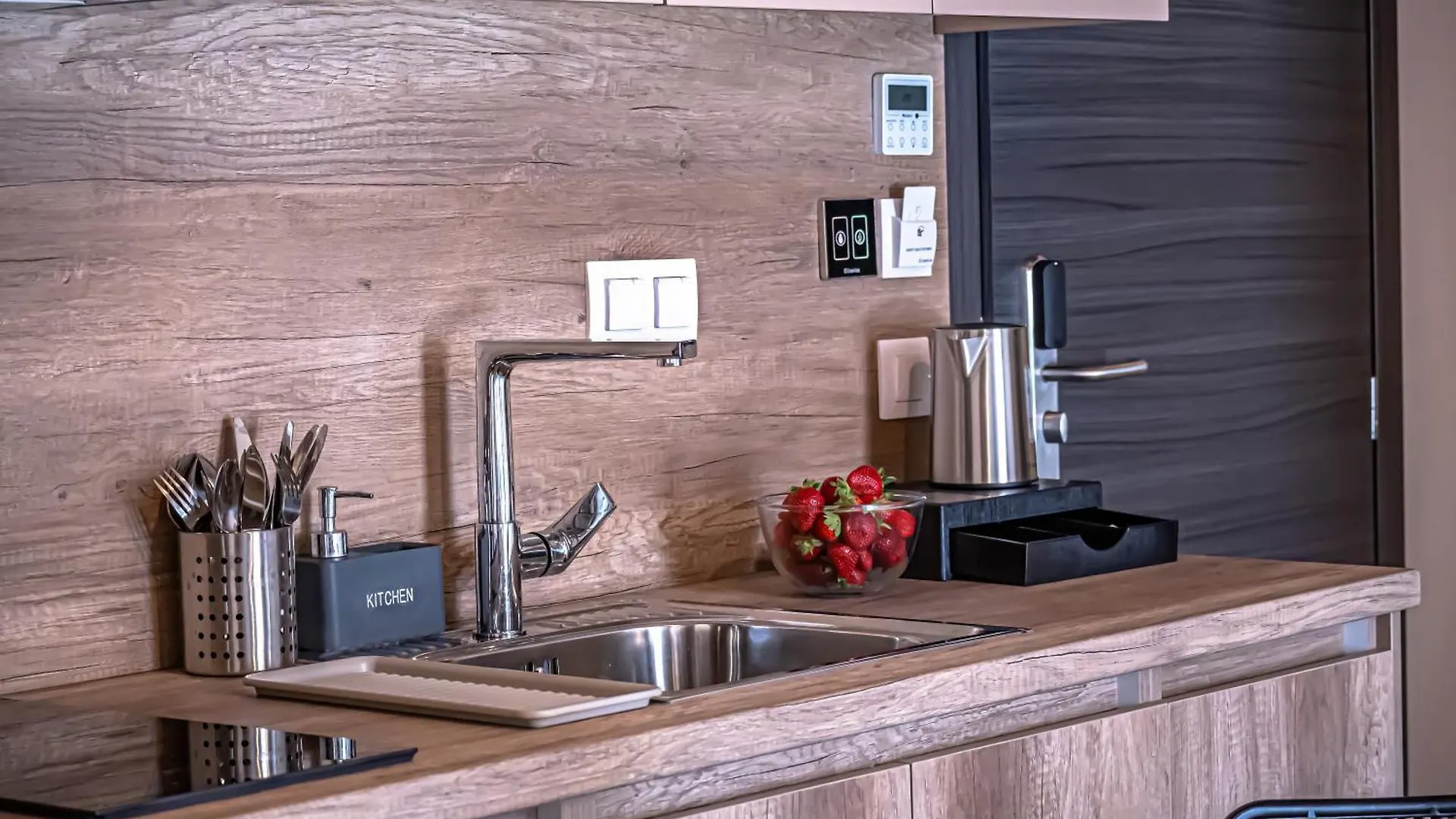 Evitel Luxury Living Aparthotel Hanioti