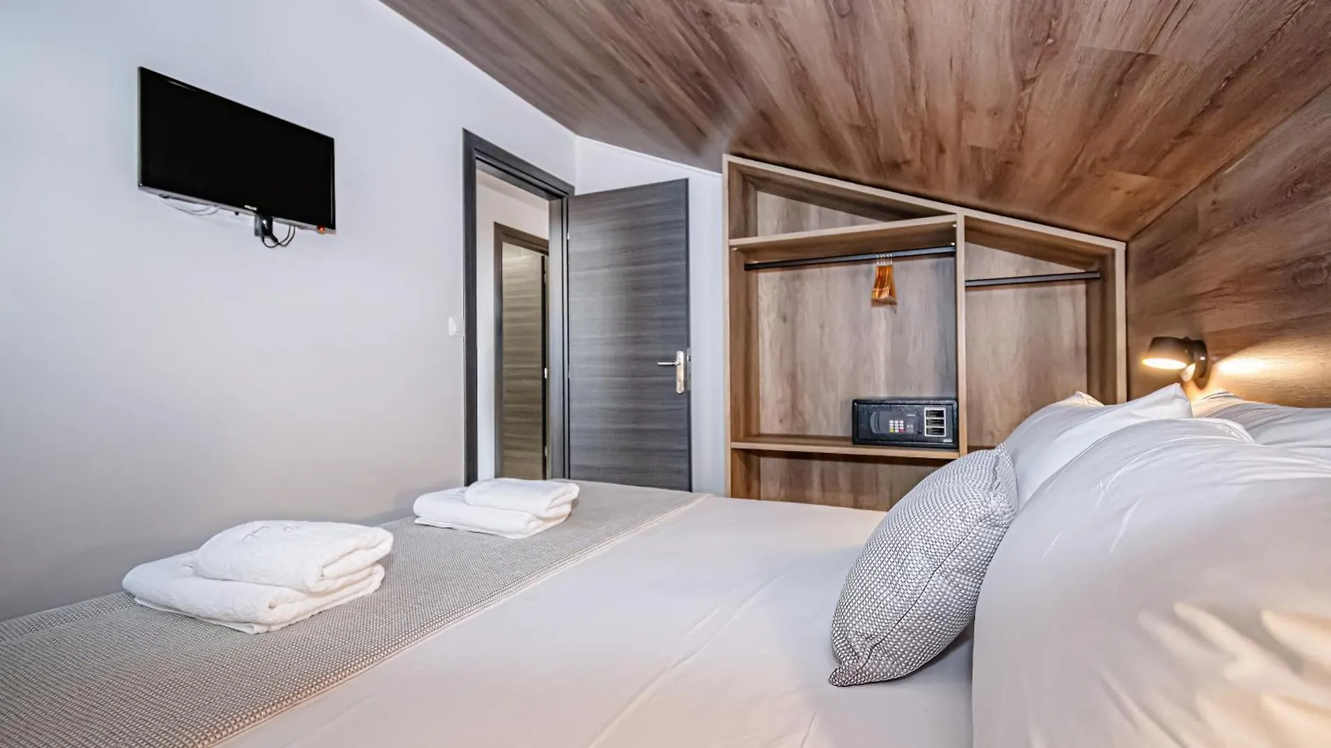 Evitel Luxury Living Aparthotel Hanioti